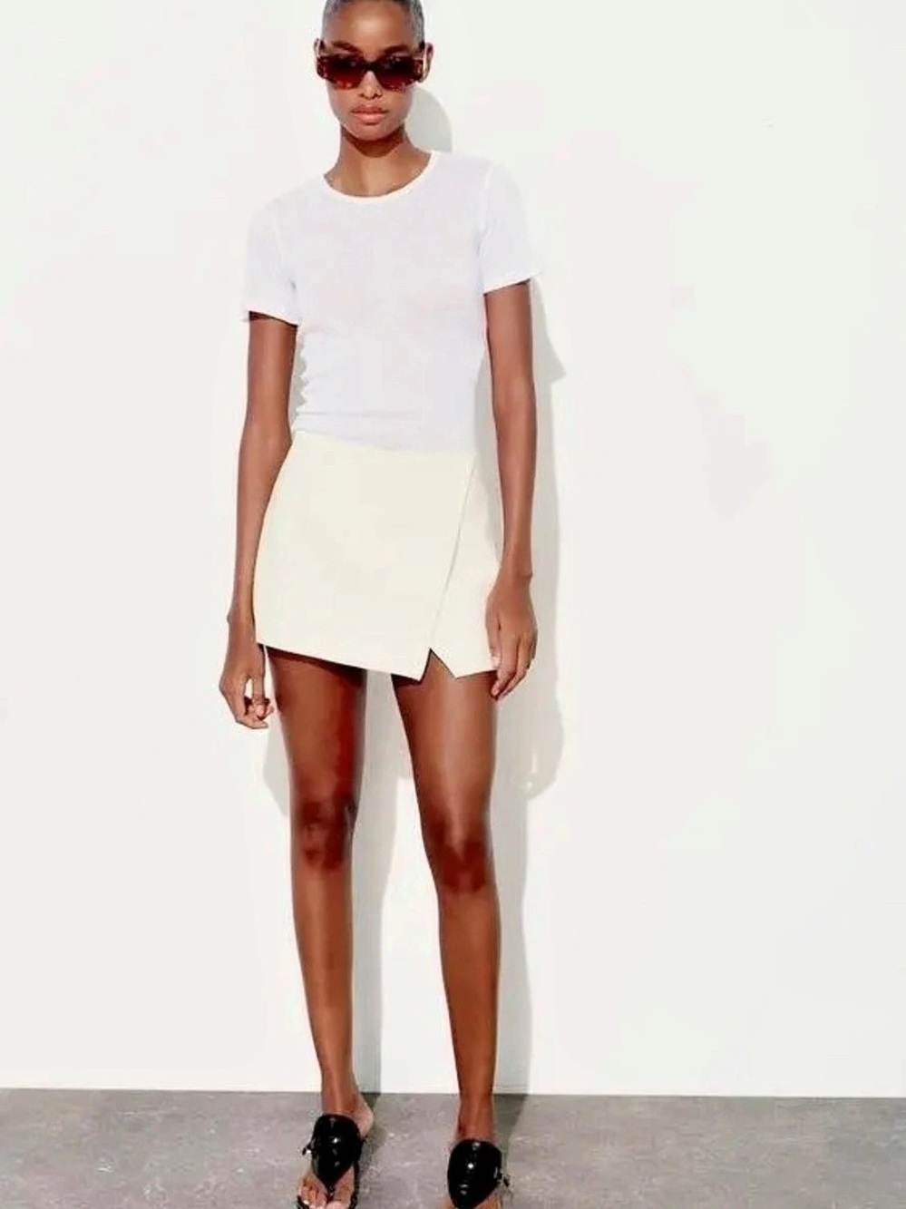 ZARA High Waist Skort in White Size Small